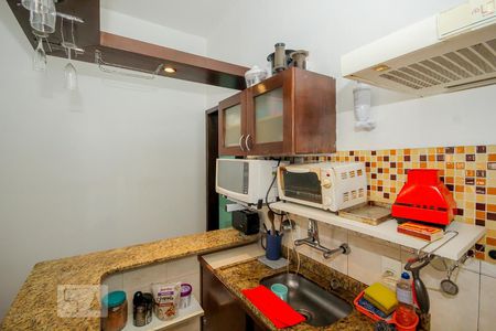 Cozinha de apartamento para alugar com 3 quartos, 70m² em Copacabana, Rio de Janeiro