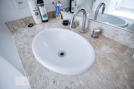 Studio à venda com 65m², 1 quarto e 2 vagasBanheiro