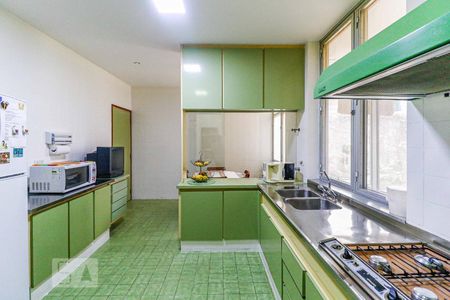 Casa à venda com 511m², 4 quartos e 6 vagasCozinha