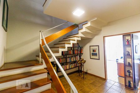 Casa à venda com 511m², 4 quartos e 6 vagasAcesso escritório