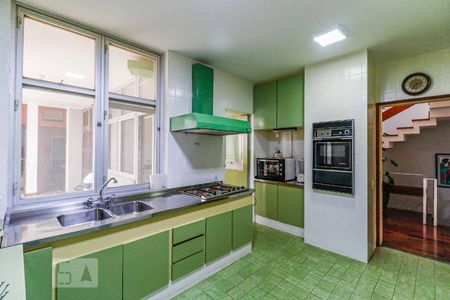 Casa à venda com 511m², 4 quartos e 6 vagasCozinha