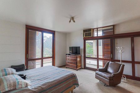 Casa à venda com 511m², 4 quartos e 6 vagasSuíte 2