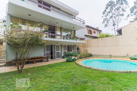 Casa à venda com 511m², 4 quartos e 6 vagasQuintal