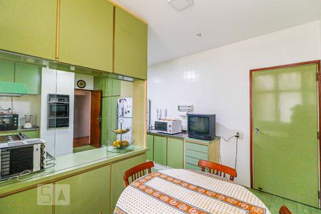 Casa à venda com 511m², 4 quartos e 6 vagasCopa