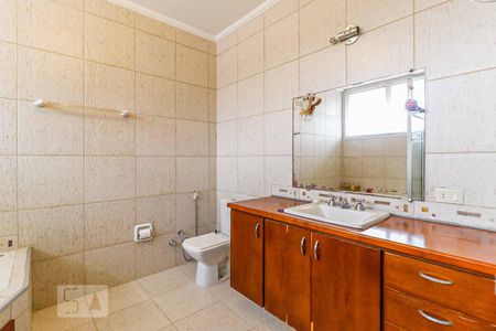 Casa à venda com 511m², 4 quartos e 6 vagasBanheiro Suíte 2