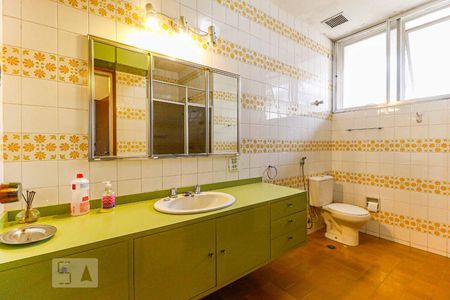 Casa à venda com 511m², 4 quartos e 6 vagasBanheiro Suíte 1