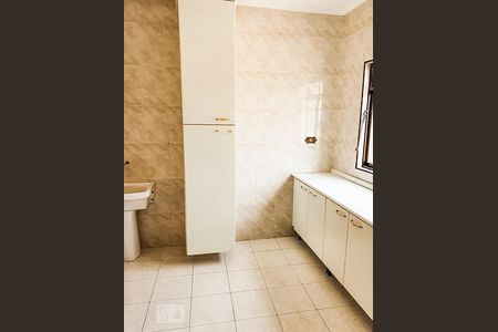 Casa à venda com 300m², 3 quartos e 8 vagasÁrea de Serviço