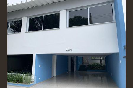 Casa para alugar com 400m², 6 quartos e 4 vagas Casa para alugar com 400m², 6 quartos e 4 vagasFachada