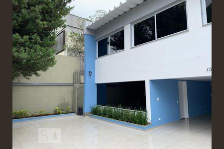 Casa para alugar com 400m², 6 quartos e 4 vagas Casa para alugar com 400m², 6 quartos e 4 vagasFachada