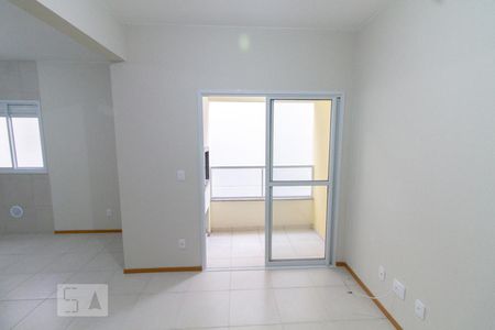 Sala de apartamento para alugar com 2 quartos, 72m² em Serraria, São José