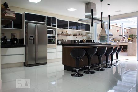 Casa à venda com 3 quartos, 417m² em Vila Paulicéia, São Paulo