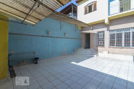 Casa à venda com 438m², 4 quartos e 2 vagasQuintal