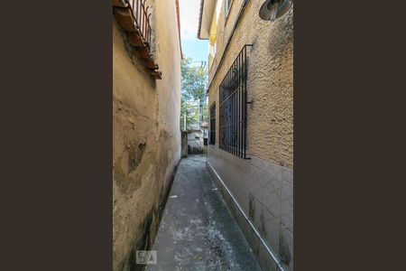 Apartamento para alugar com 60m², 2 quartos e sem vaga Apartamento para alugar com 60m², 2 quartos e sem vagaCorredor de acesso ao prédio