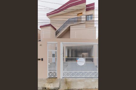 Casa de condomínio para alugar com 56m², 2 quartos e 1 vaga Casa de condomínio para alugar com 56m², 2 quartos e 1 vagaFachada