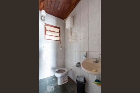 Casa à venda com 300m², 4 quartos e 2 vagas Casa à venda com 300m², 4 quartos e 2 vagasBanheiro Parte Superior
