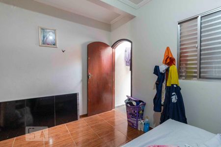 Casa à venda com 300m², 4 quartos e 2 vagas Casa à venda com 300m², 4 quartos e 2 vagassuíte 2