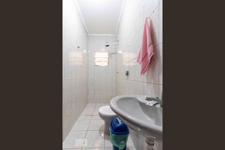 Casa à venda com 300m², 4 quartos e 2 vagas Casa à venda com 300m², 4 quartos e 2 vagassuíte 2