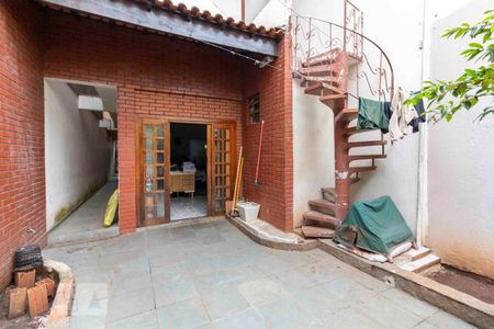 Casa à venda com 300m², 4 quartos e 2 vagas Casa à venda com 300m², 4 quartos e 2 vagasÁrea Externa