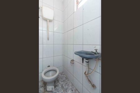 Casa à venda com 300m², 4 quartos e 2 vagas Casa à venda com 300m², 4 quartos e 2 vagasLavabo
