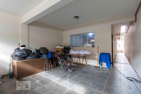 Casa à venda com 300m², 4 quartos e 2 vagas Casa à venda com 300m², 4 quartos e 2 vagasGaragem