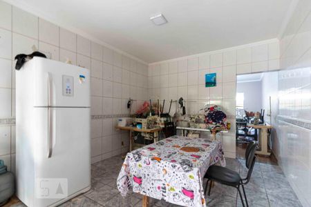 Casa à venda com 300m², 4 quartos e 2 vagas Casa à venda com 300m², 4 quartos e 2 vagasCozinha