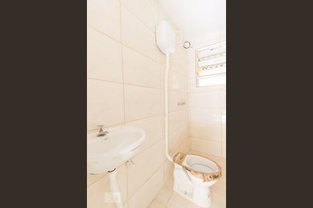 Banheiro de casa para alugar com 1 quarto, 60m² em Parque Peruche, São Paulo