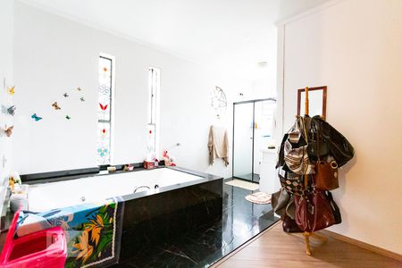 Casa à venda com 420m², 4 quartos e 2 vagasBanheiro 