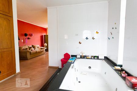 Casa à venda com 420m², 4 quartos e 2 vagasBanheiro