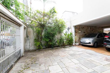 Casa à venda com 420m², 4 quartos e 2 vagasFachada