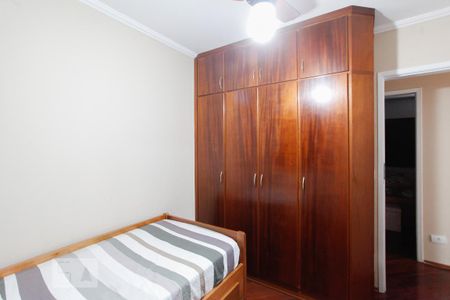 Apartamento à venda com 102m², 4 quartos e 3 vagasQuarto 2