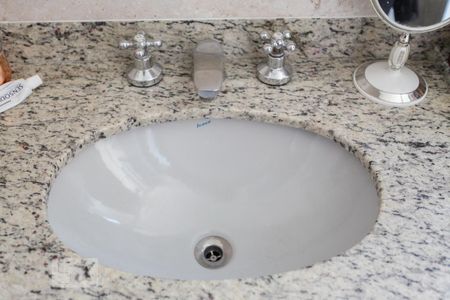 Apartamento à venda com 102m², 4 quartos e 3 vagasBanheiro da Suíte 1