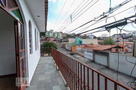 Varanda da Sala de casa para alugar com 2 quartos, 80m² em Santa Cruz, Belo Horizonte