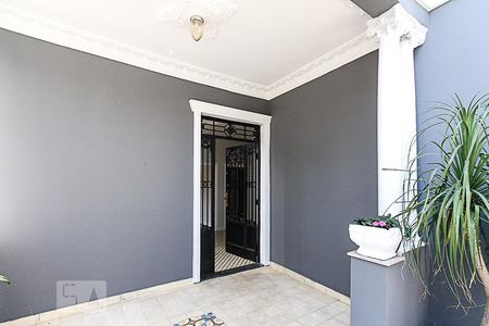 Casa à venda com 210m², 6 quartos e 2 vagas Casa à venda com 210m², 6 quartos e 2 vagasEntrada