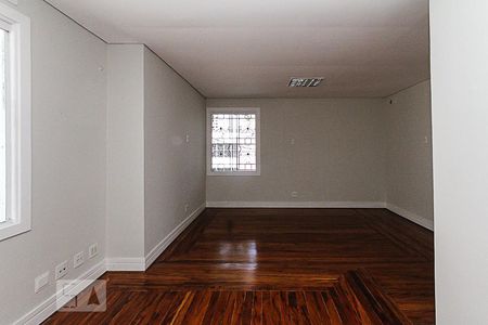 Casa à venda com 210m², 6 quartos e 2 vagas Casa à venda com 210m², 6 quartos e 2 vagasQuarto 05