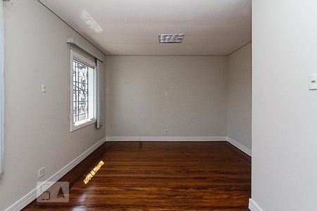 Casa à venda com 210m², 6 quartos e 2 vagas Casa à venda com 210m², 6 quartos e 2 vagasQuarto 04