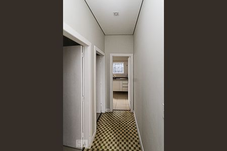 Casa à venda com 210m², 6 quartos e 2 vagas Casa à venda com 210m², 6 quartos e 2 vagasCorredor