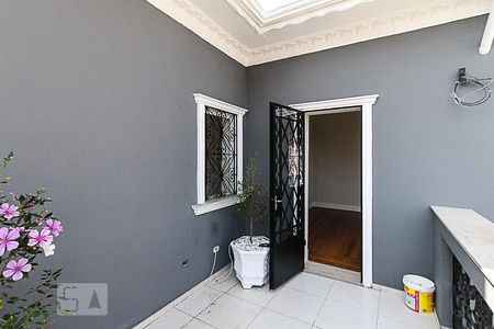 Casa à venda com 210m², 6 quartos e 2 vagas Casa à venda com 210m², 6 quartos e 2 vagasVaranda do quarto 06