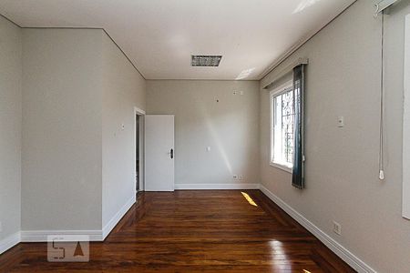 Casa à venda com 210m², 6 quartos e 2 vagas Casa à venda com 210m², 6 quartos e 2 vagasQuarto 04