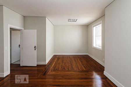 Casa à venda com 210m², 6 quartos e 2 vagas Casa à venda com 210m², 6 quartos e 2 vagasQuarto 05