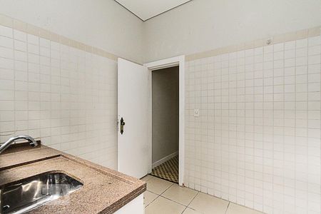 Casa à venda com 210m², 6 quartos e 2 vagas Casa à venda com 210m², 6 quartos e 2 vagasCozinha