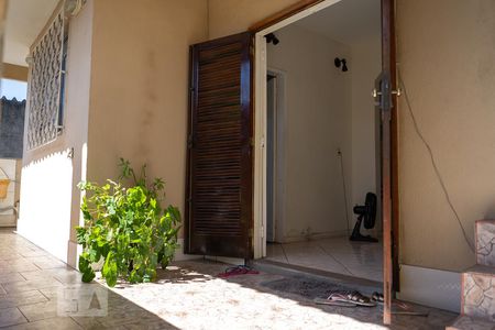 Casa de condomínio para alugar com 90m², 2 quartos e sem vaga Casa de condomínio para alugar com 90m², 2 quartos e sem vagaEntrada