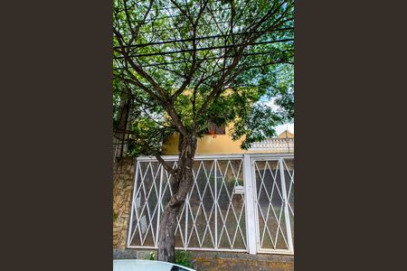 Casa à venda com 160m², 3 quartos e 2 vagas Casa à venda com 160m², 3 quartos e 2 vagasFachada