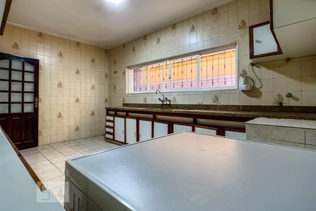 Casa à venda com 160m², 3 quartos e 2 vagas Casa à venda com 160m², 3 quartos e 2 vagasCozinha