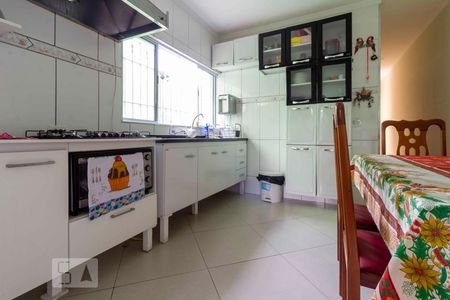 Cozinha de casa à venda com 6 quartos, 140m² em Parque Guarani, São Paulo