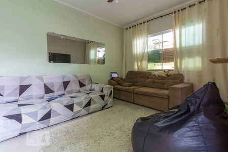 Sala de casa à venda com 6 quartos, 140m² em Parque Guarani, São Paulo