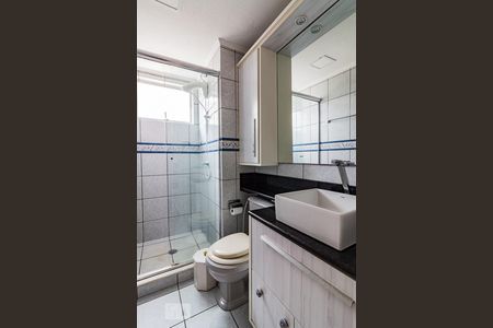 Banheiro de apartamento para alugar com 1 quarto, 56m² em Santana, Porto Alegre