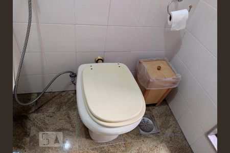 Apartamento à venda com 350m², 4 quartos e 4 vagasBanheiro do Quarto 2 Suite