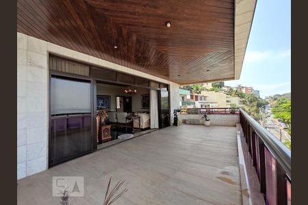 Apartamento à venda com 350m², 4 quartos e 4 vagasVaranda de 50 M2