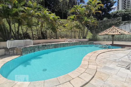 Studio à venda com 35m², 1 quarto e 1 vaga Studio à venda com 35m², 1 quarto e 1 vagaÁrea comum - Piscina