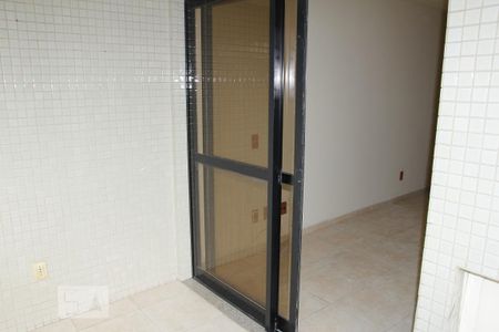 Apartamento para alugar com 92m², 3 quartos e 1 vagaSacada